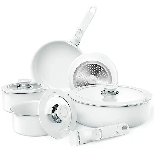 This Carote cookware set has detachable handles to save space