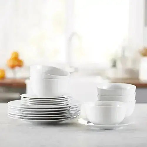 Amazon Basics Dinnerware Set, 18-PC, Serves 6 - White