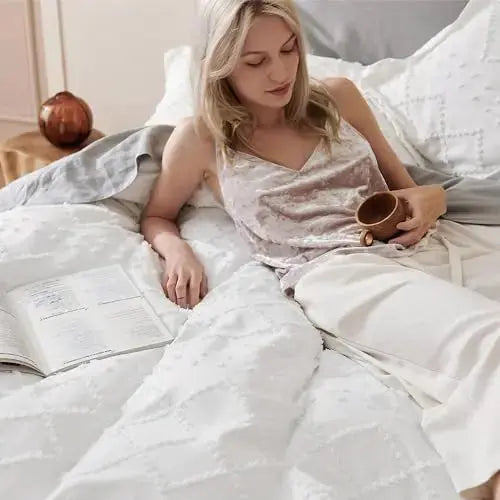 Bedsure Boho Duvet Cover Queen - Boho Bedding, Tufted Queen Duvet Cover for All Seasons, 3 Pieces Embroidery Shabby Chic Home Bedding Duvet Cover (White, Queen, 90x90) 