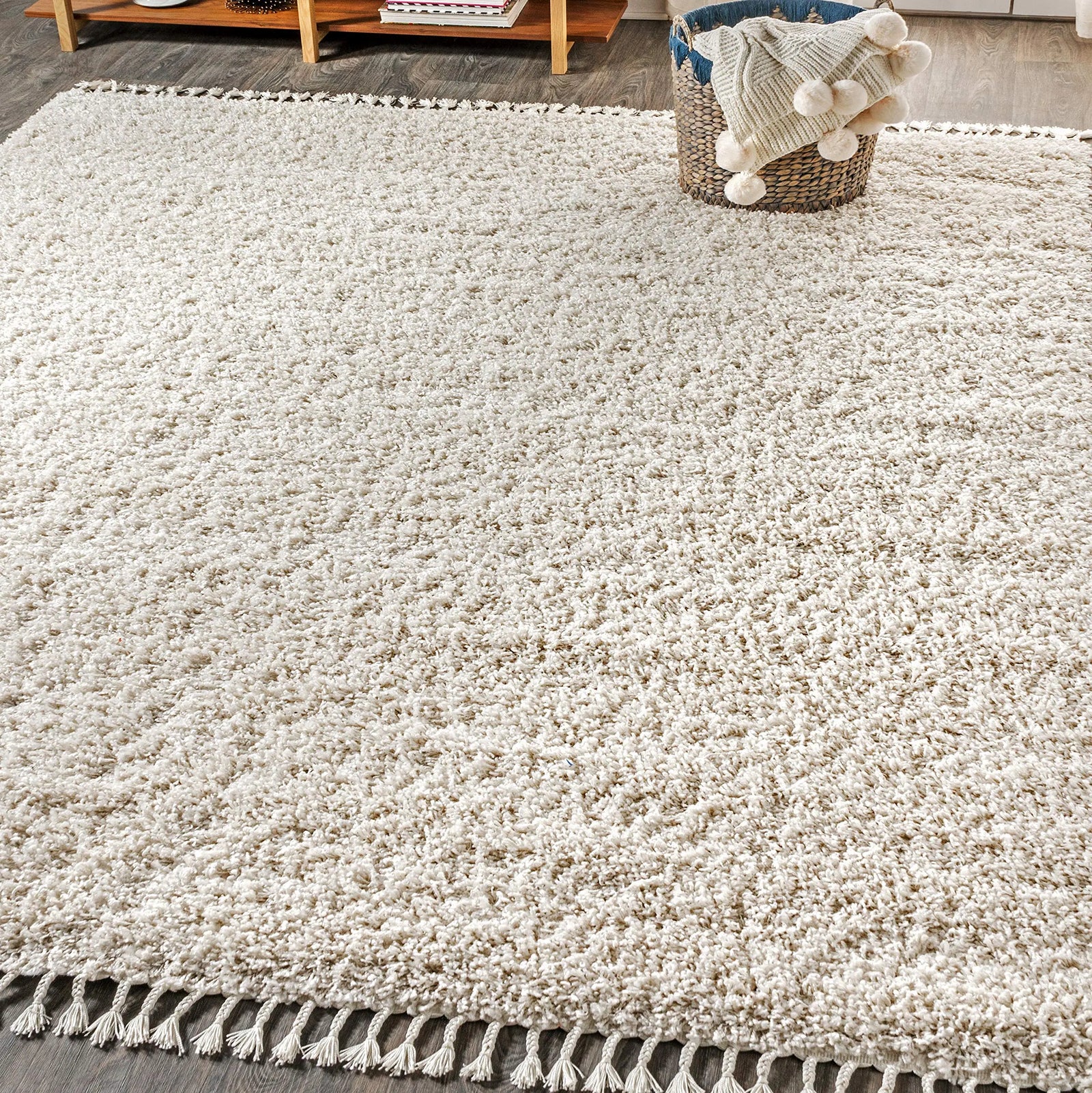 JONATHAN Y Mercer Shag Rug - Cream with Tassel 