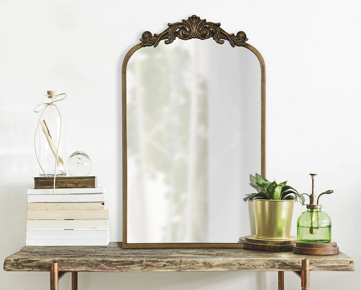 Kate and Laurel Arendahl Traditional Arch Mirror, 19 x 31, Gold, Baroque Inspired Wall Decor