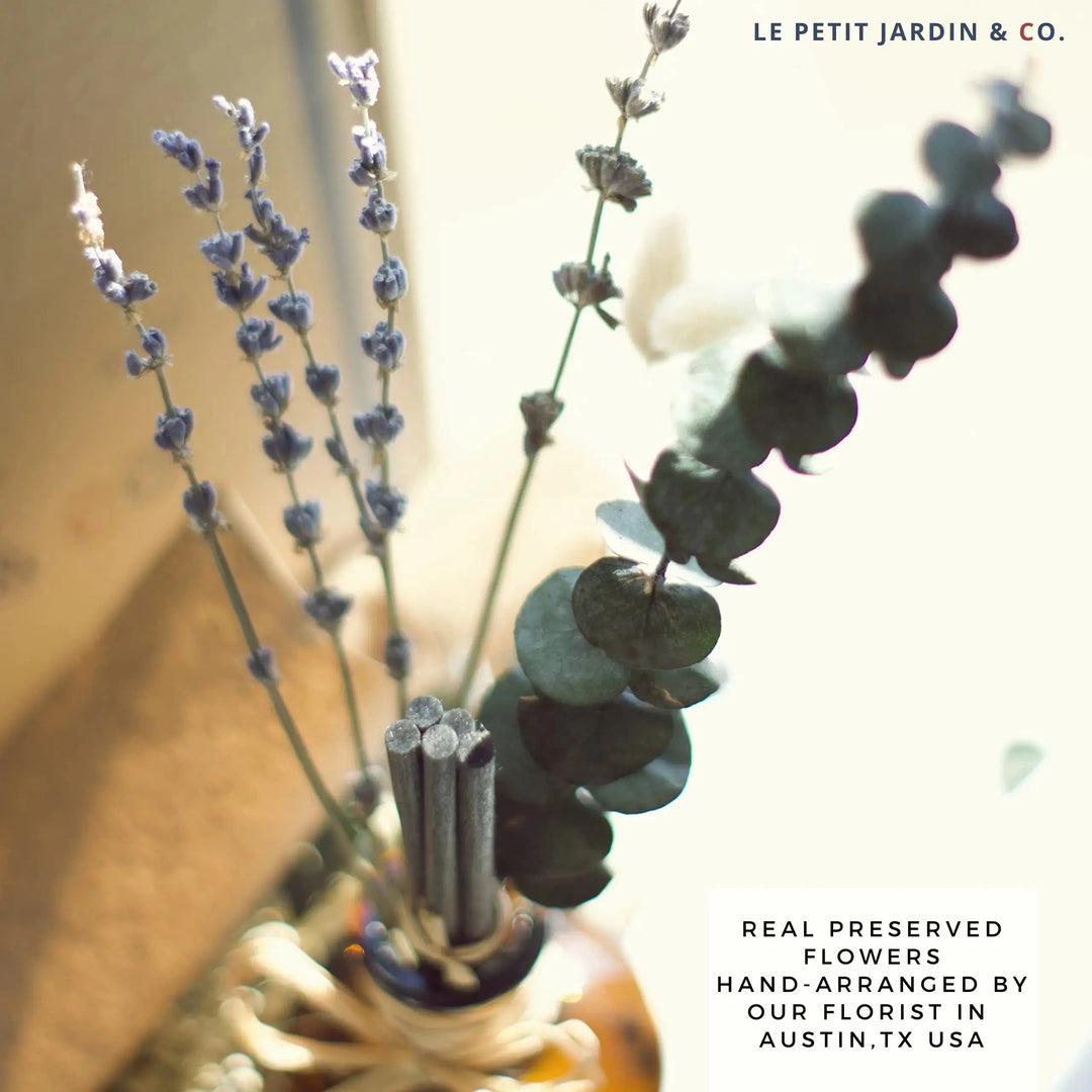 Le Petit Jardin & Co. Real Preserved Dried Flower Reed Diffuser Oil Scented Stick Fragrance Gift Set for Rustic Farmhouse Home Office Desk Bathroom Decor (Peach Moscato, Lavender & Eucalyptus) 