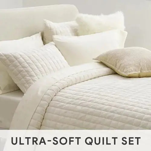 RECYCO Luxury Velvet Quilt Set King Size, Lightweight Velvet Comforter Set, Oversized Bedspread Coverlet Quilted Bedding Set, with 2 Matching Pillow Shams, for All Season, Cream White 