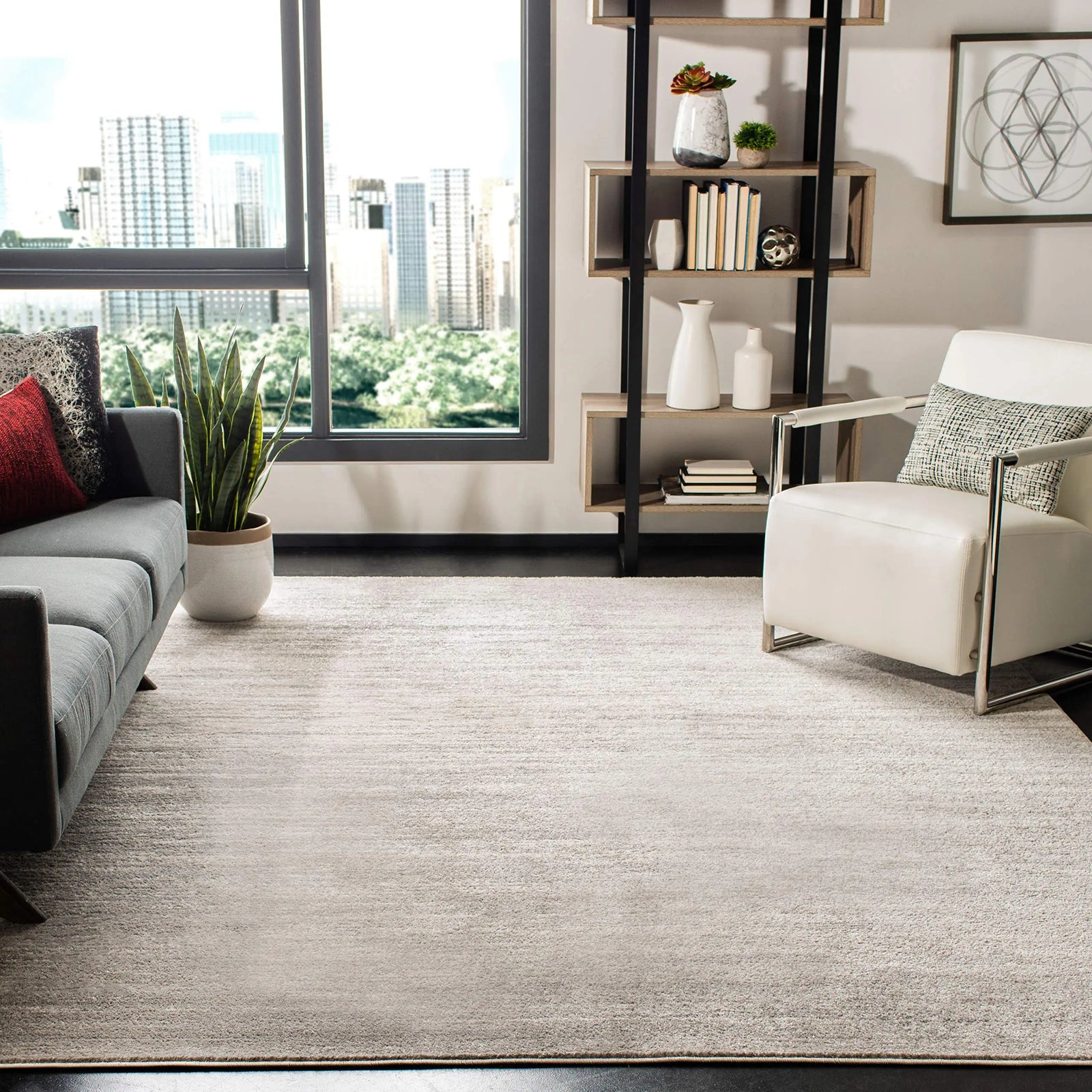 SAFAVIEH Adirondack Collection Area Rug - 8' x 10', Ivory & Silver, Modern Ombre Design, Non-Shedding & Easy Care, Ideal for High Traffic Areas (ADR113B) 