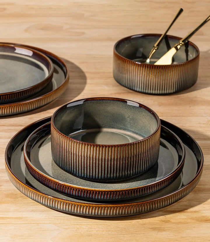 TheTerra Ceramic Dinnerware Set for 4, 12-Piece Plates and Bowls Set