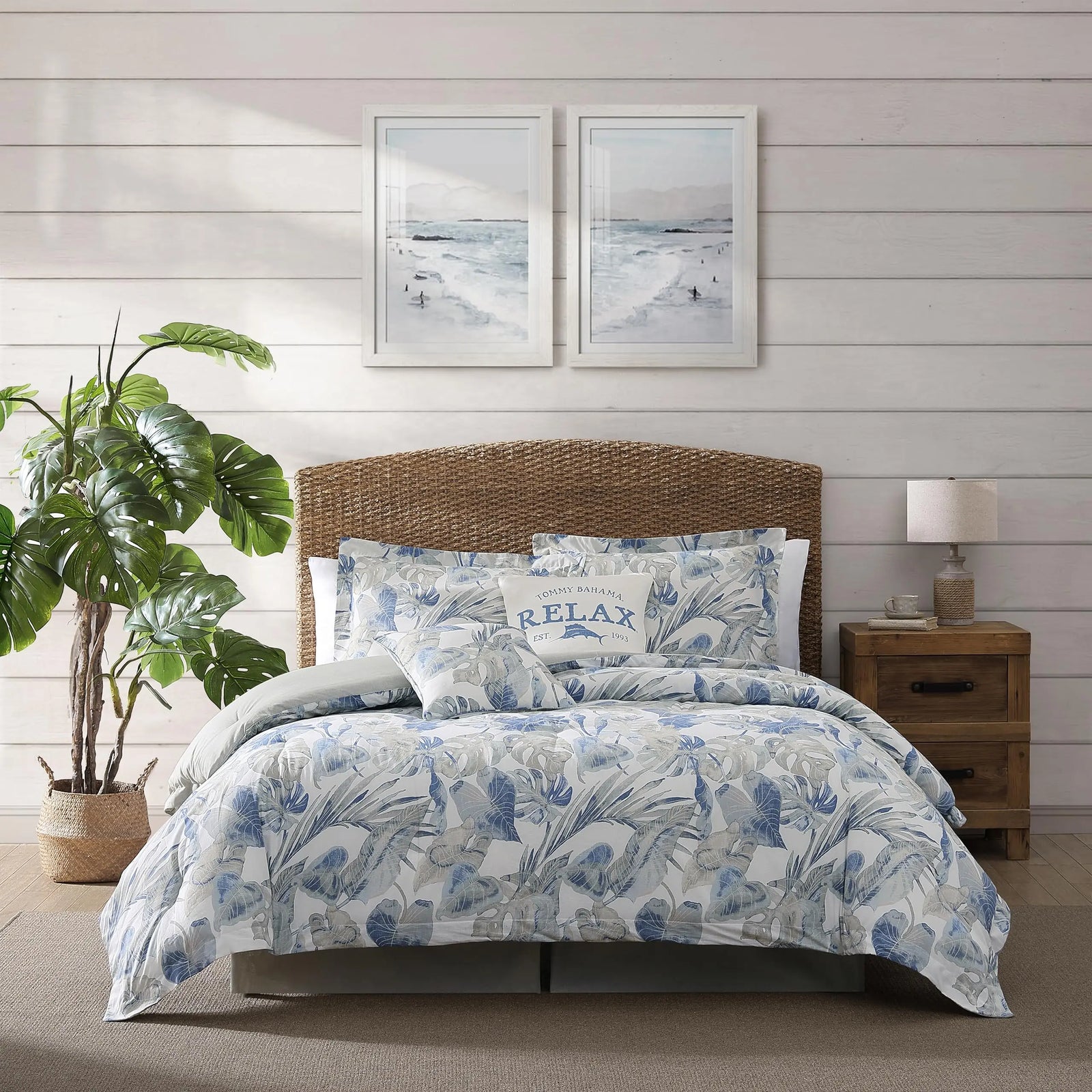 Tommy Bahama - Queen Comforter Set, Reversible Cotton Bedding with Matching Shams & Bonus Throw Pillows, All Season Home Decor (Raw Coast Blue, Queen 5pc) 