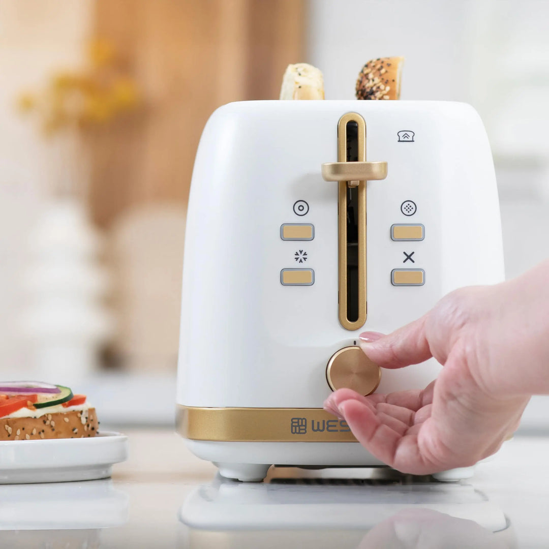 West Bend Timeless 2-Slice Toaster with 7 Browning Levels, White/Gold